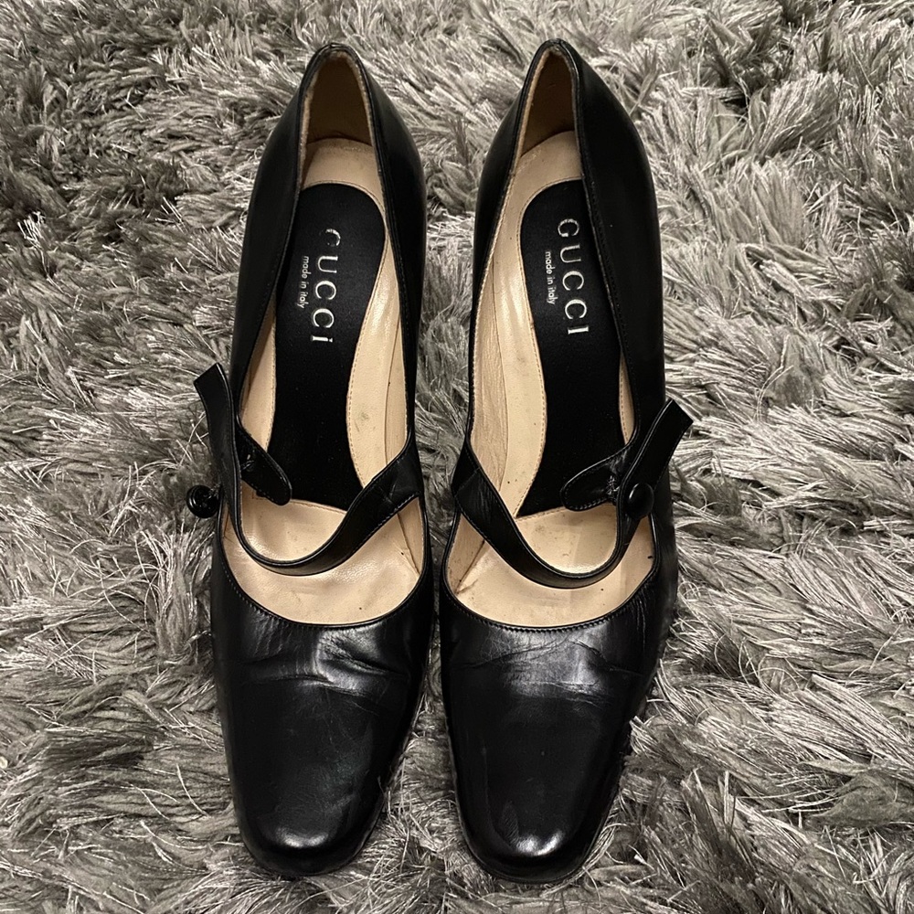 Gucci B heels